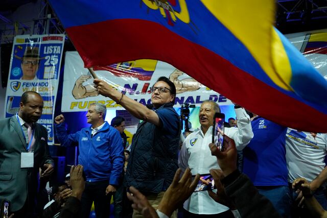 Ofrecen recompensa millonaria por información de asesinos de candidato Fernando Villavicencio