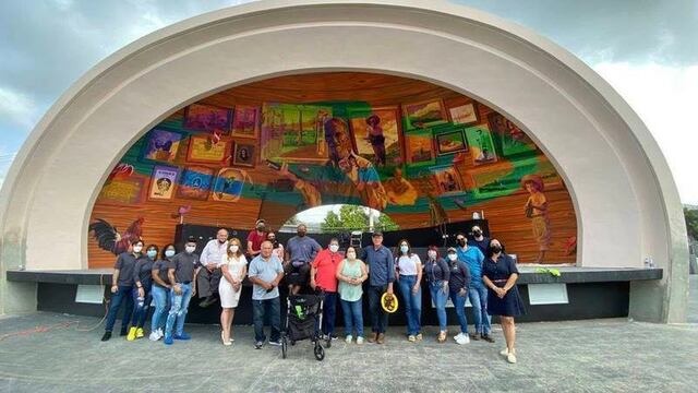 Inauguran remodelada plaza pública en Cayey
