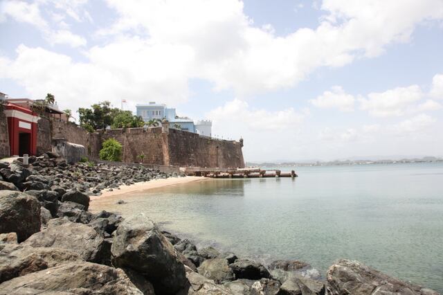 Denuncian entrada de tanque de gas metano a la Bahía de San Juan