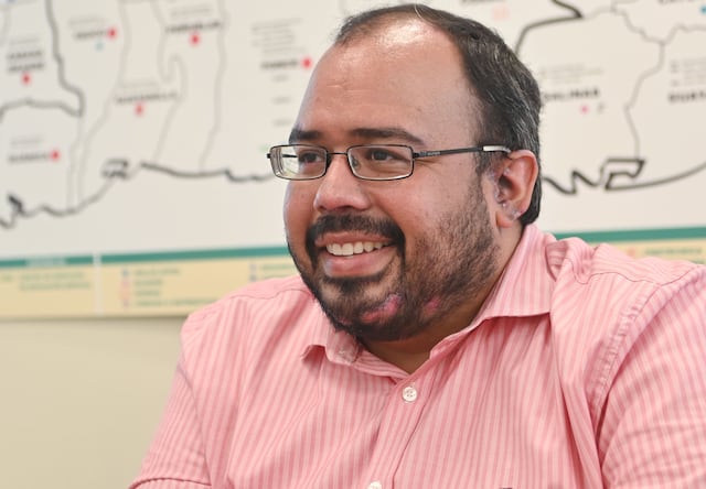 Reaparece Eliezer Ramos tras su abrupta salida del Departamento de Educación