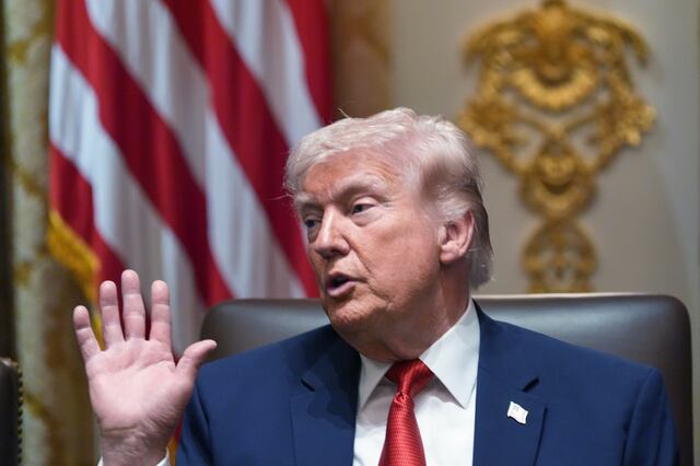 Trump amenaza nuevamente con atacar infraestructuras iraníes si no se desbloquea el estrecho de Ormuz