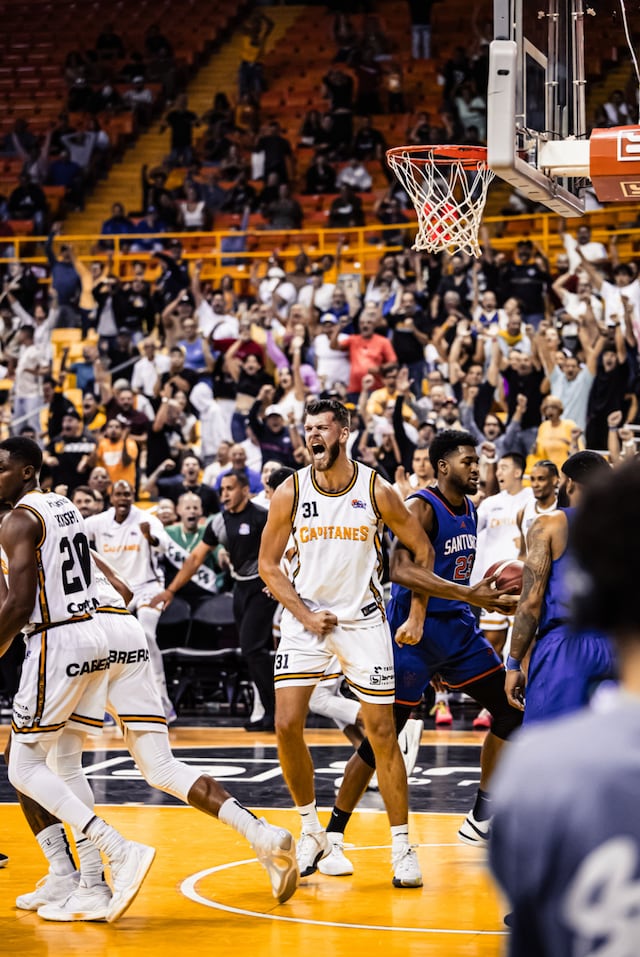 BSN: Capitanes de Arecibo detienen la racha de los Cangrejeros de Santurce