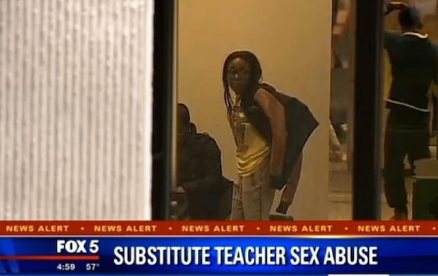 Padres demandan a maestra que tuvo sexo con su hijo