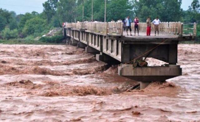 Inundaciones causan al menos 160 muertes en la India