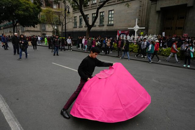 Suprema Corte de México ordena reactivar corridas de toros en la capital
