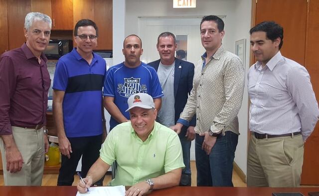 Indios de Mayagüez presentan a su nuevo dirigente