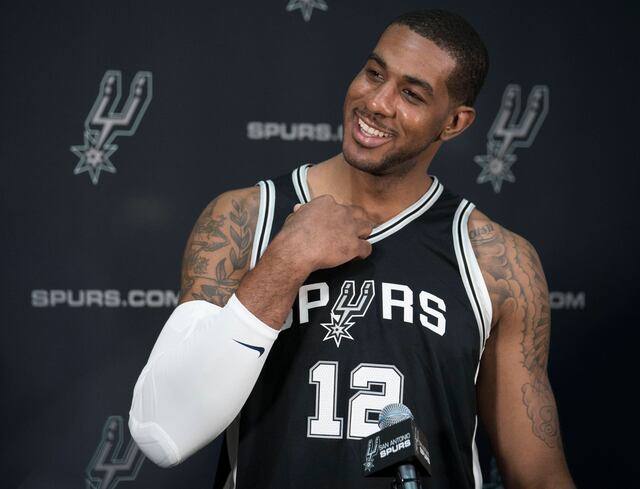 Aldridge hace la diferencia y mantiene invicto a los Spurs