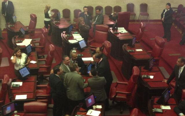 Senado aprueba la "crudita" con votación de 14-13