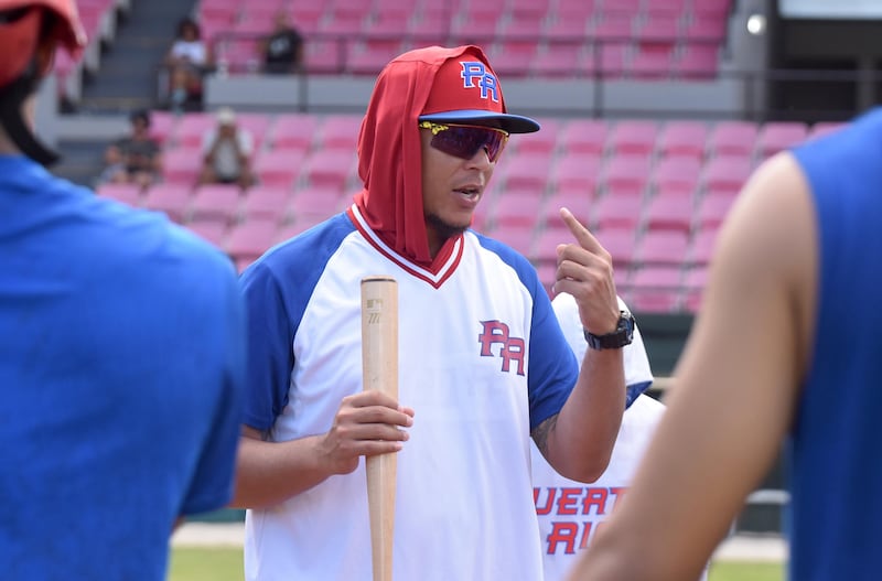 El dirigente del conjunto boricua, Eddie González, durante un entrenamiento en San Juan. EFE/ Federación de Béisbol de Puerto Rico