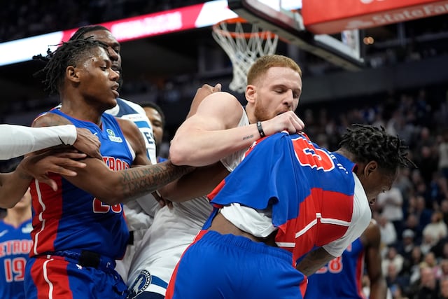 NBA suspende a cinco jugadores por altercado en partido entre Pistons y Timberwolves