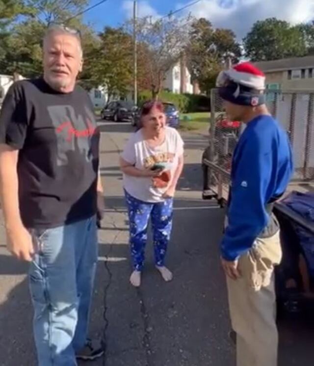 Acusan a pareja que realizó comentarios racistas contra dos puertorriqueños en Connecticut