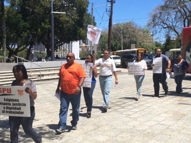 Empleados DTOP protestan por falta de negociación de convenio