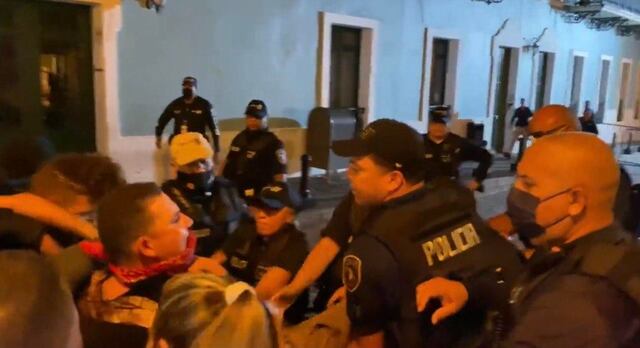 Cuatro policías heridos y un menor detenido en tercera protesta contra LUMA Energy