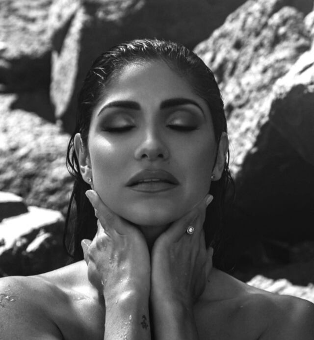 Yizette Cifredo celebra sus 44 años con espectacular sesión de fotos