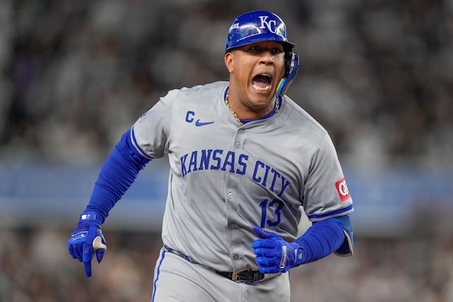 Royals enfrentan a Yankees en su primer juego de playoffs en casa desde la Serie Mundial 2015