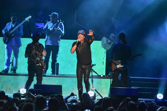 Carlos Vives armó la fiesta en el Choliseo