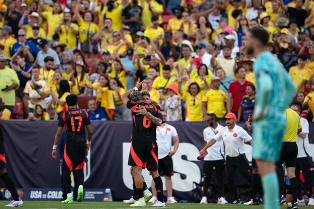Colombia sigue invicto y golea 5-1 a Estados Unidos en partido amistoso