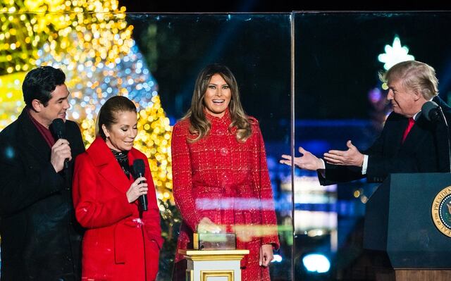 Trump inaugura árbol nacional de Navidad al ritmo de los Beach Boys