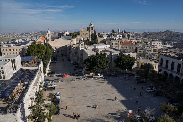 Belén se prepara para Navidad apagada y suspende celebraciones por guerra en Gaza