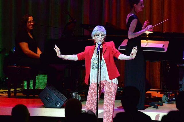 Rabiosa Rita Moreno con Rosselló