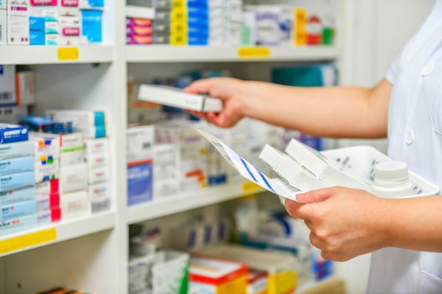 Denuncian caos por cambio de sistema en Salud: pacientes de cáncer siguen sin medicamentos