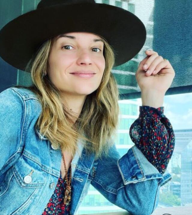 Así conmemora Natalia Jiménez el primer año de su bancarrota