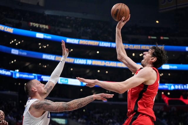 Los Rockets vencen 116-105 a los Clippers