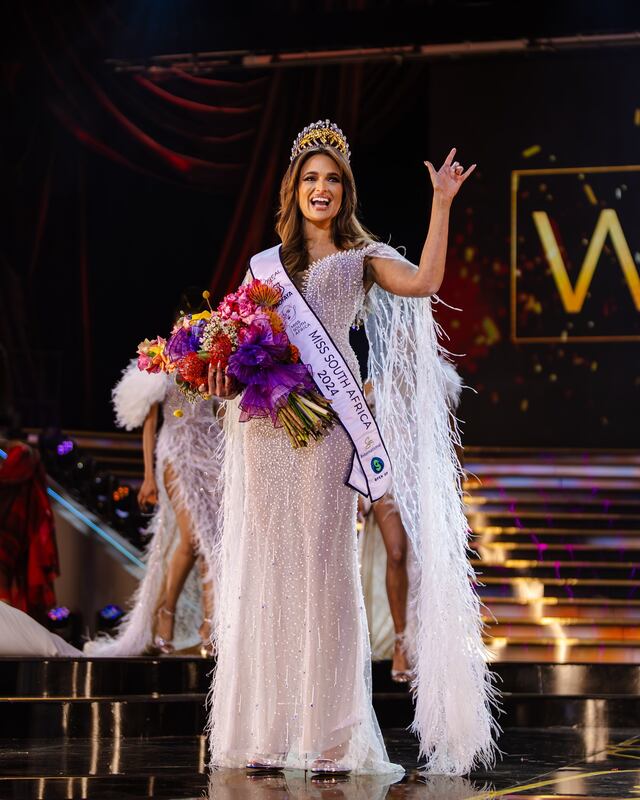 Mujer sorda hace historia y gana Miss Sudáfrica 2024