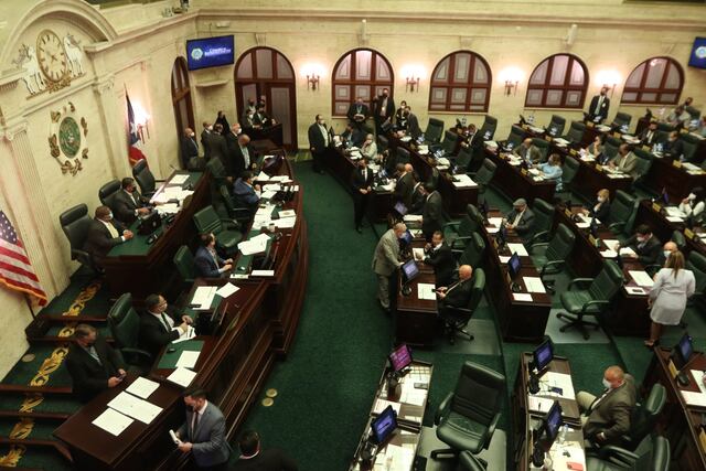 Cámara aprueba medida que le quita $272 millones a Genera PR para capitalizar el Sistema de Retiro de la AEE