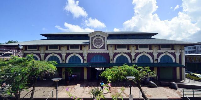 La Placita: Un cambio en el "turismo local"