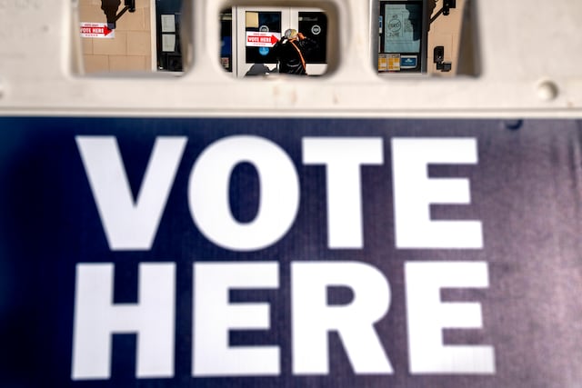Cierran miles de cuentas falsas de Facebook creadas para dividir a EEUU antes de elecciones