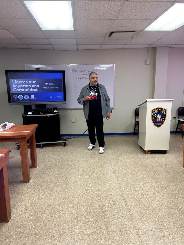 Policía reúne a líderes comunitarios en taller de liderazgo en Guayama