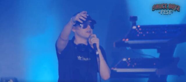 Bizarrap detiene su presentación en evento musical de Eladio Carrión por personas desmayándose