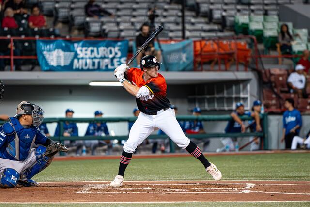 Leones imponen sus garras ante Santurce
