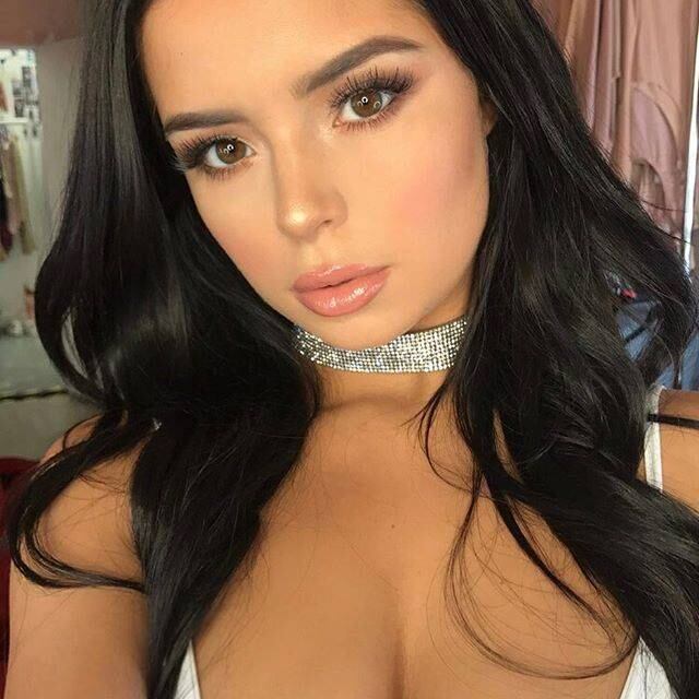 ¡Como Dios la trajo al mundo! Demi Rose muestra sus atributos en la playa