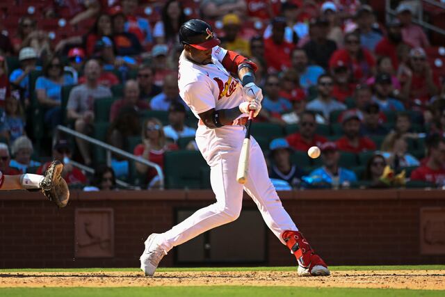 Cardenales rompen empate con los Filis, superándolos 6-5