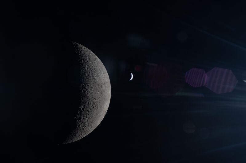 Imagen proporcionada por la NASA de la vista de la Luna captada por los astronautas de la misión Artemis II.