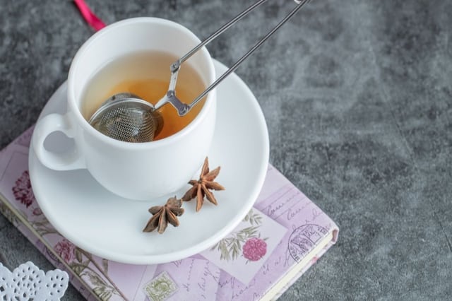 Infusiones para desinflamar el estómago tras los excesos festivos