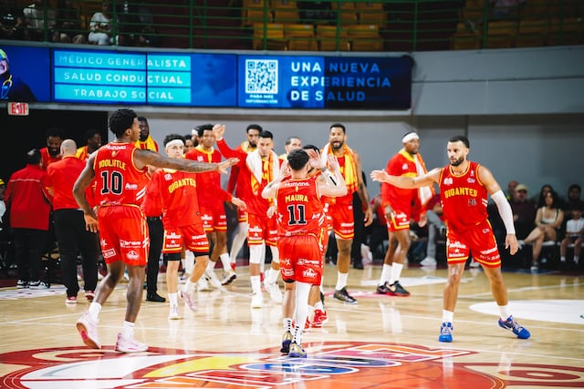 Tercera al hilo para los Gigantes con victoria ante los Indios