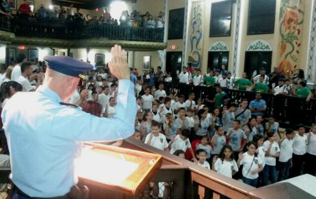 Juramentan 200 niños de la Liga Atlética Policiaca