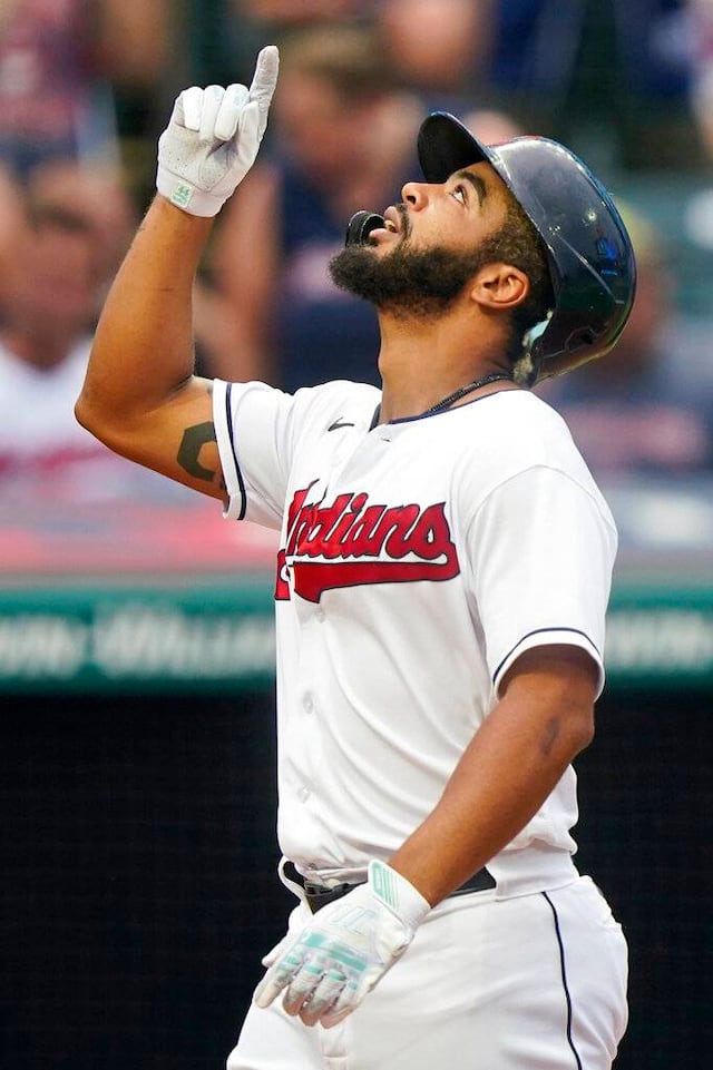 Indios evitan barrida con triunfo de 3-2 frente a Rays