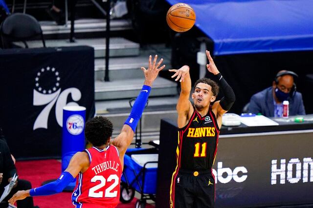 Hawks emboscan a 76ers al abrir la semifinal del Este