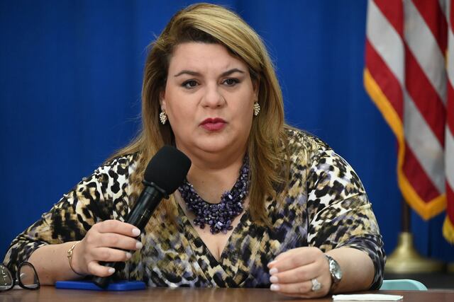 Gobernadora anuncia mejoras a la PR-364 y remodelación de gimnasio en Sabana Grande