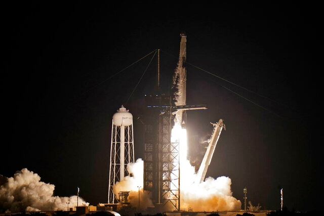SpaceX envía al espacio a cuatro turistas en un vuelo de tres días
