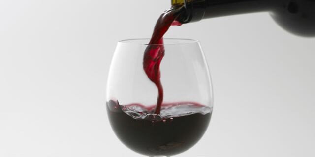 Enmienda de última hora aumentaría el precio del vino local