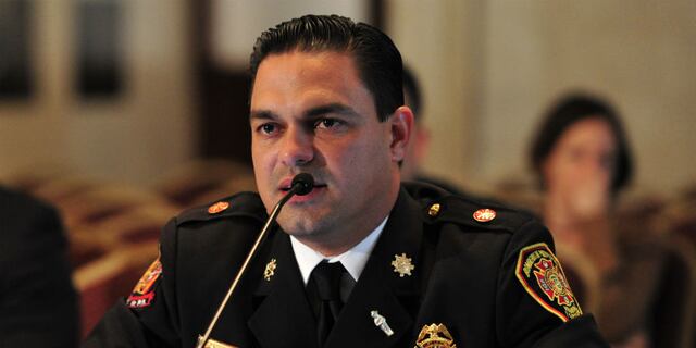 Jefe de Bomberos sopesa silla en la Legislatura