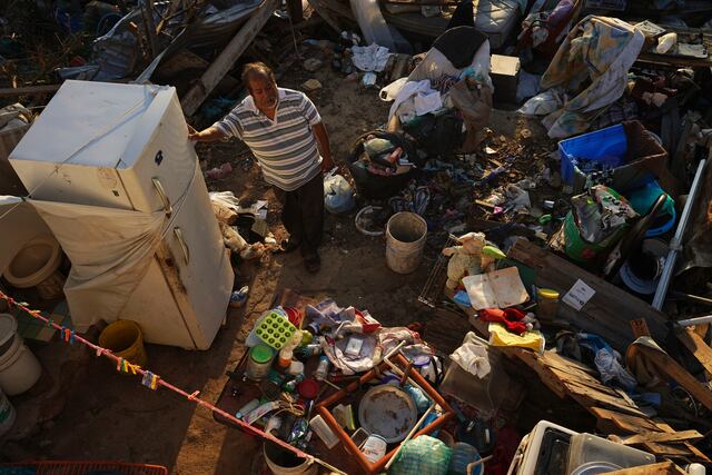 Acapulco intenta recuperarse tras devastación del huracán Otis