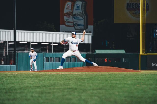 Cangrejeros de Santurce  derrotan 3–2 a los Leones de Ponce