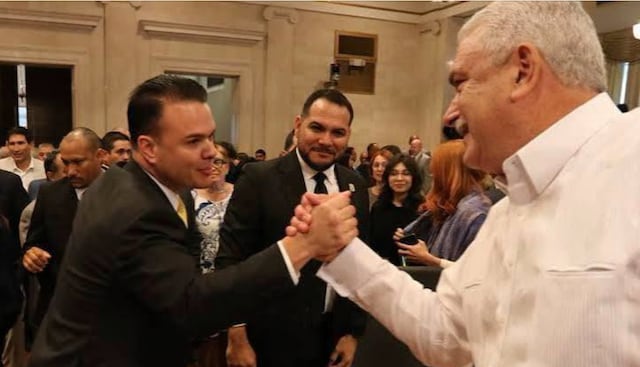 Thomas Rivera Schatz felicita a Hiram Torres Montalvo por su triunfo en Cataño