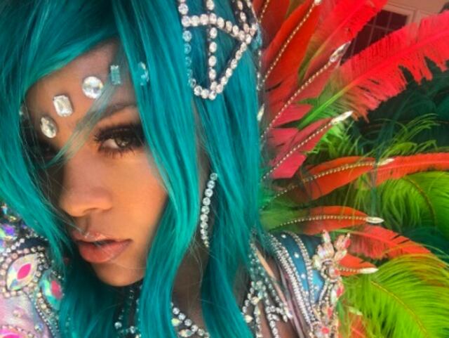 Rihanna muestra su figura tras subir de peso